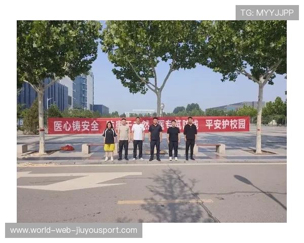 比赛场馆内大型横幅审批流程与安全悬挂标准说明